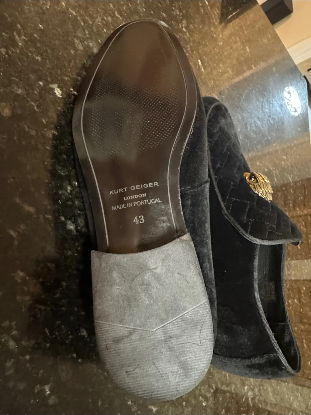 NEW NEW Black Velvet Men’s Slip-On Loafers with Gold Emblem